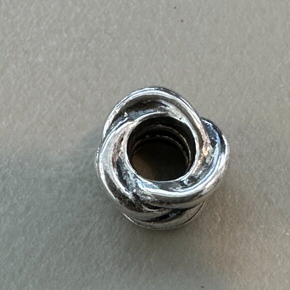 Authentic Pandora Forget Me Not Knot Love Charm - Retired 925 ALE - EUC - Picture 9 of 9